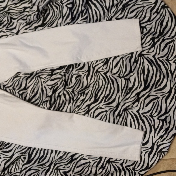 LYSSE Skinny Pants Sz S White 2-Back Pockets Elastic Waist Stretch NWOT - Picture 2 of 11